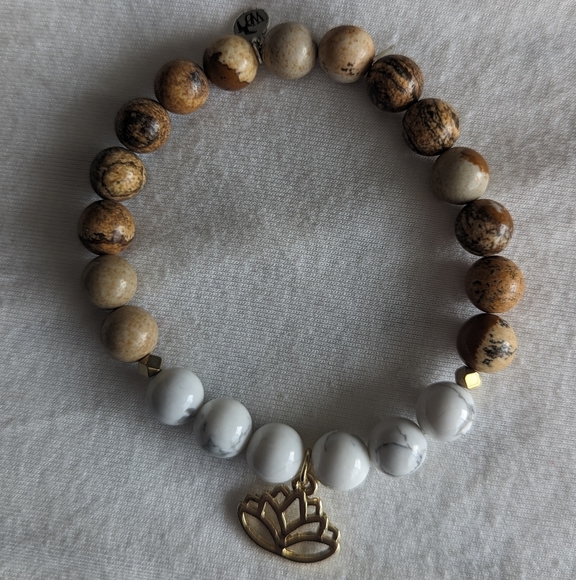 Lotus Charm Bracelet - Howlite Gemstone and Jasper Stone - Picture 2 of 4